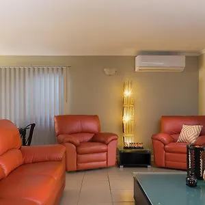 Jacaranda Cottages Country house Witta